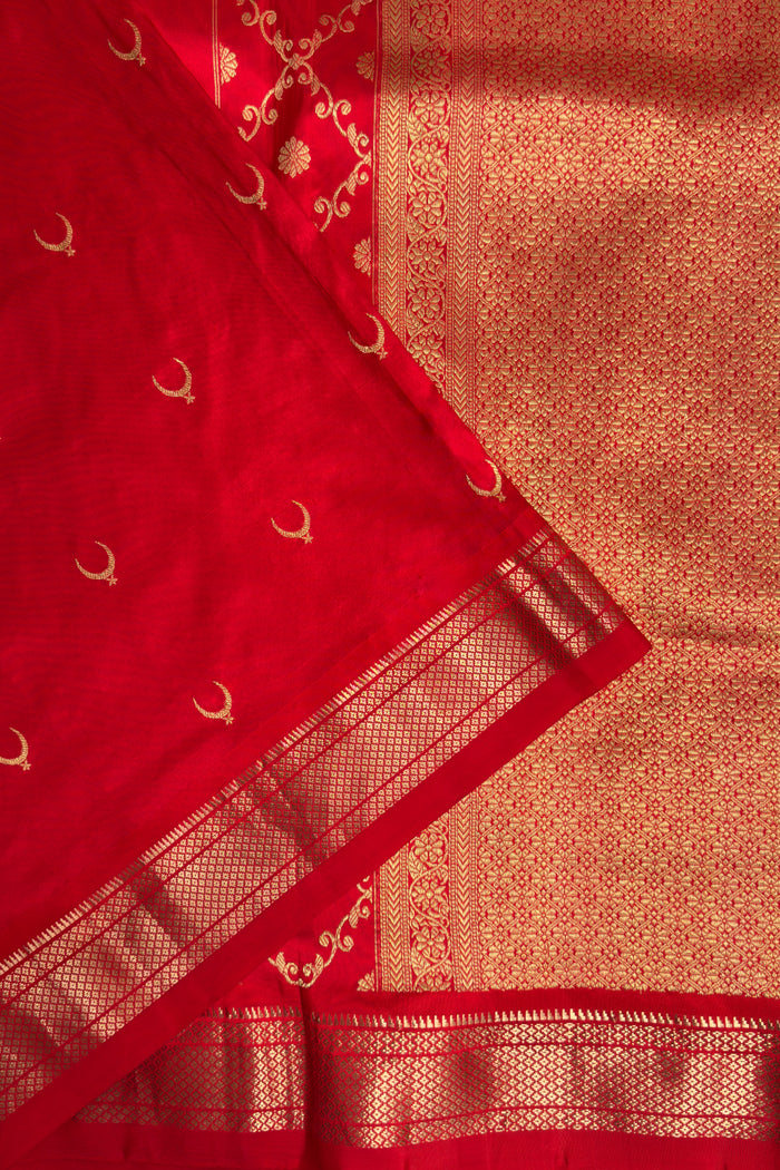 Red Vintage Pure Silk Handloom Paithani Chandrakala