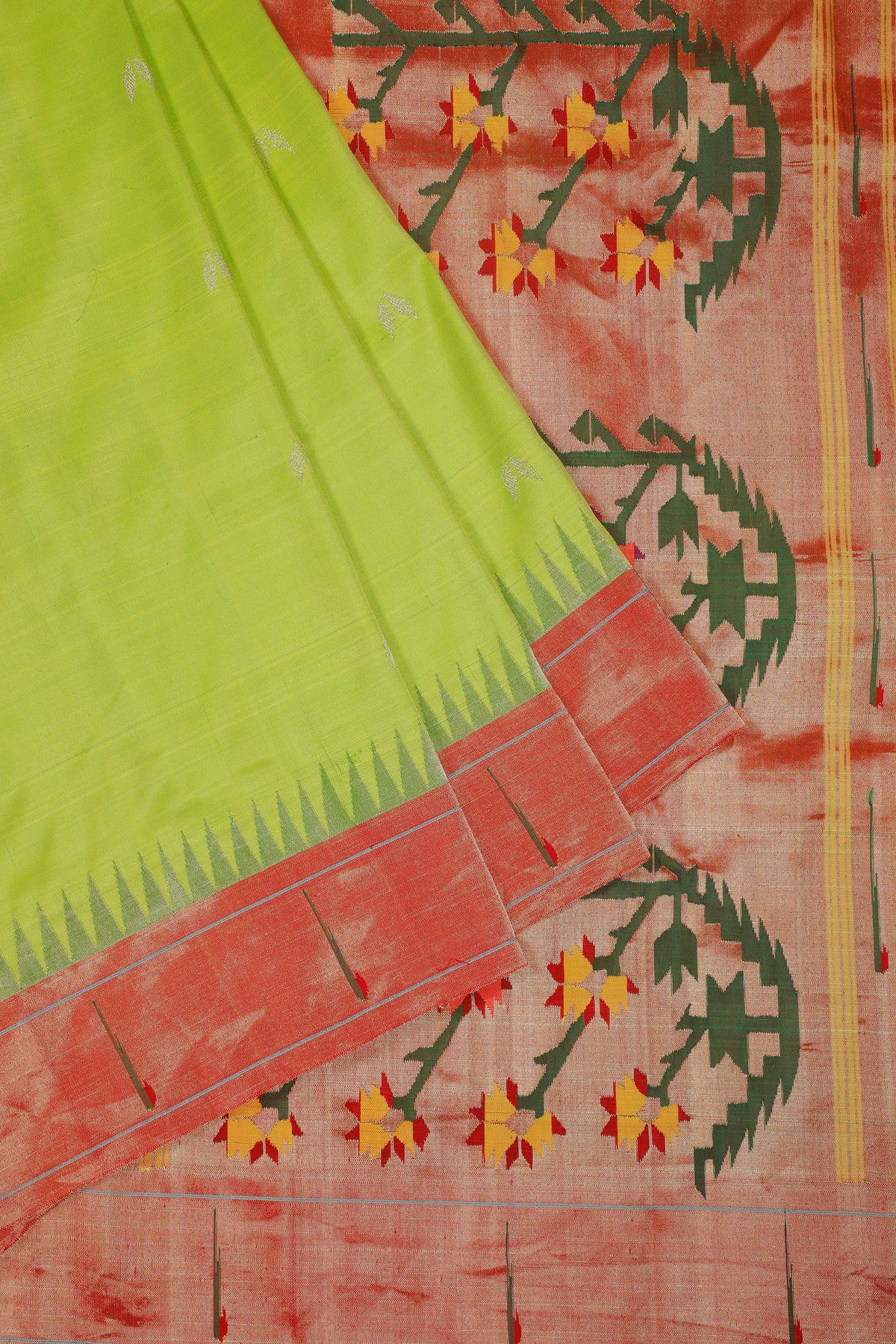 Parrot Green Handloom Pure Silk Muniya Paithani Saree