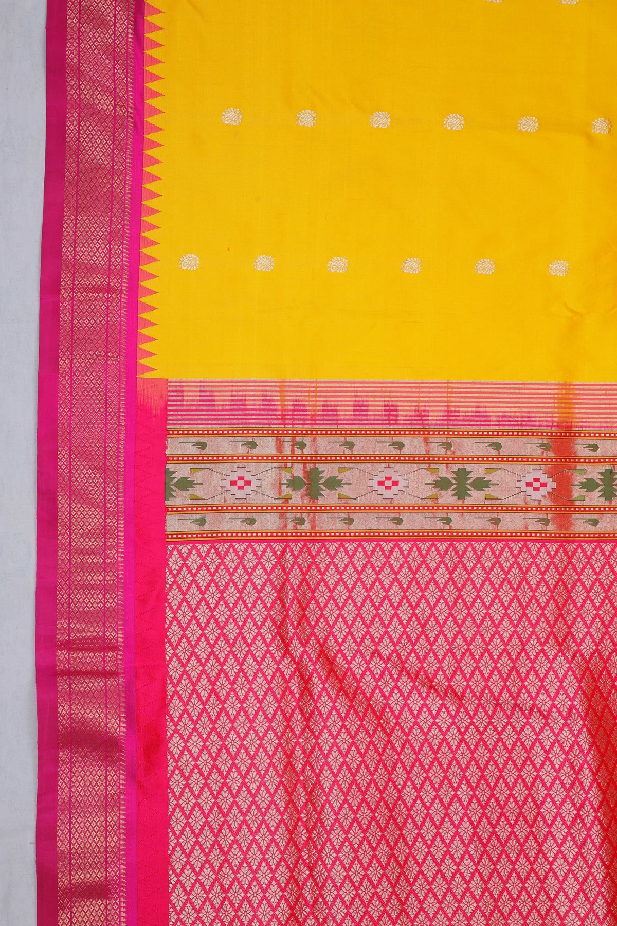 Yellow Handloom Pure Silk Paithani Saree with Kadiyal Weave
