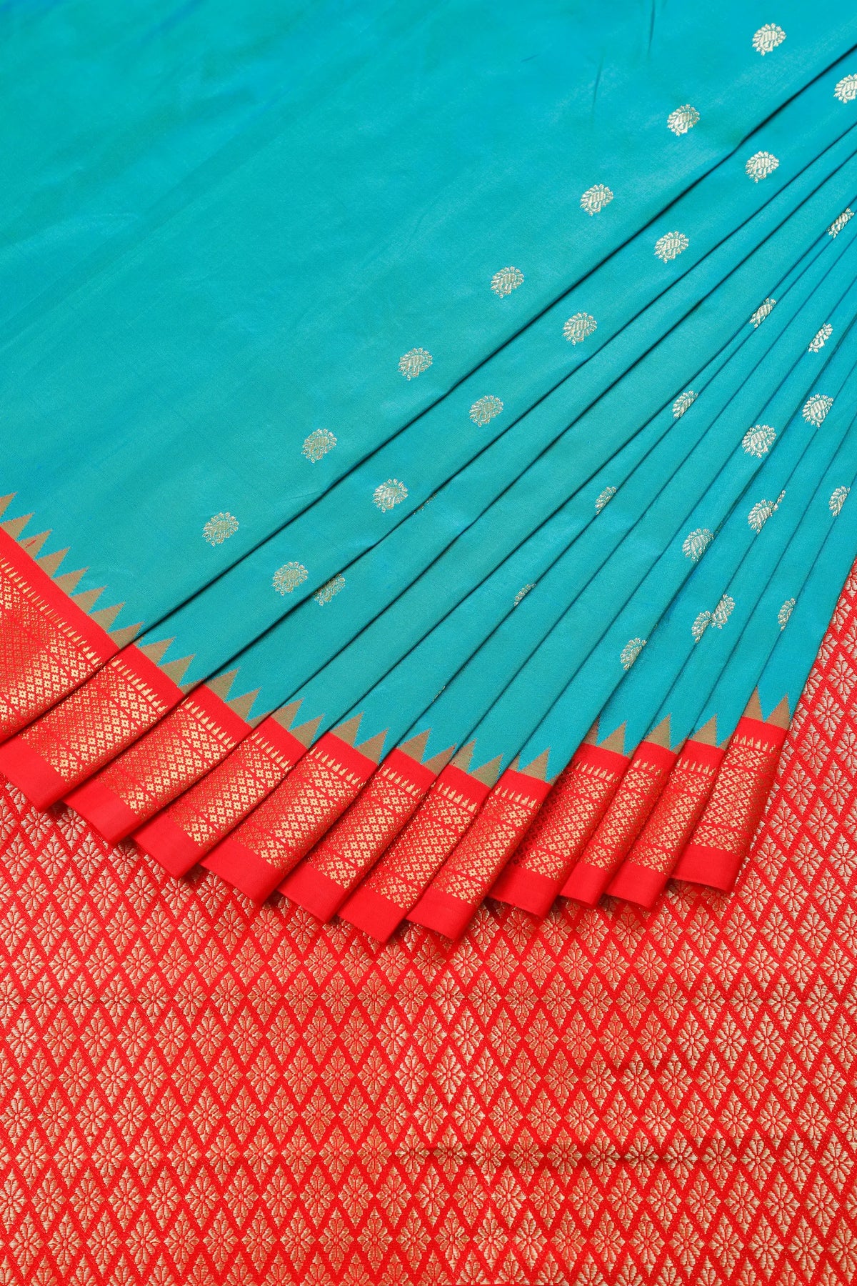 Sky Blue Revival Pure Silk Handloom Paithani with Kadiyal Weave