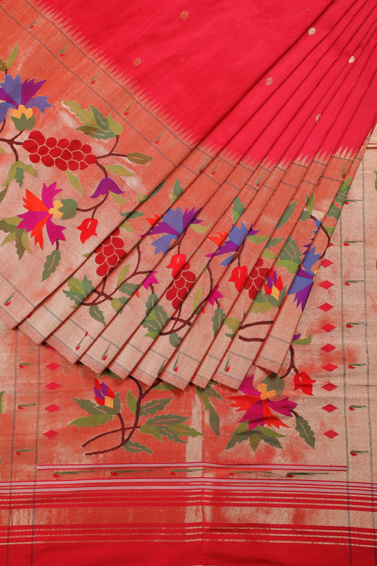 Rani Pink Pure Silk Handloom Paithani with Floral Detailing