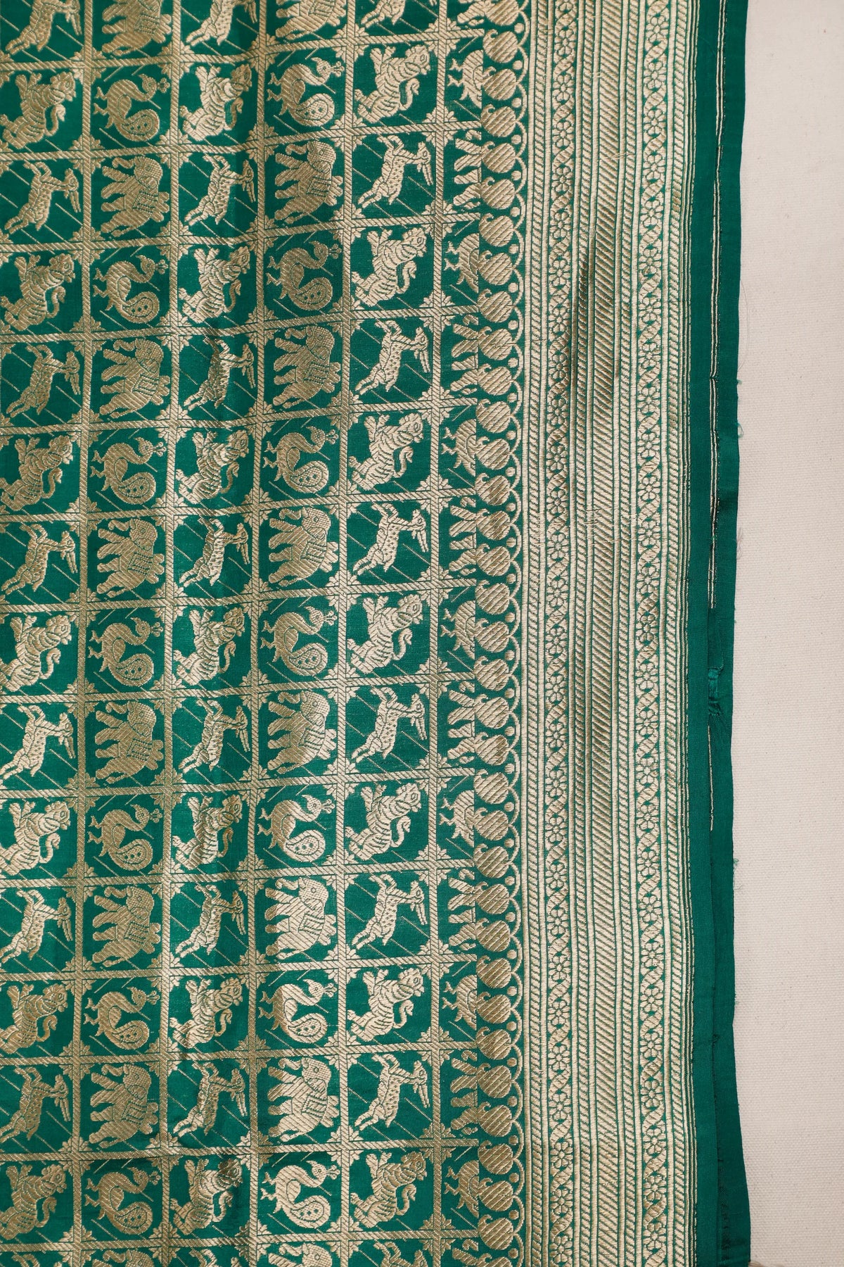 Emerald Green Handloom Benarasi Katan Silk Saree - Shikargah Design with Checks