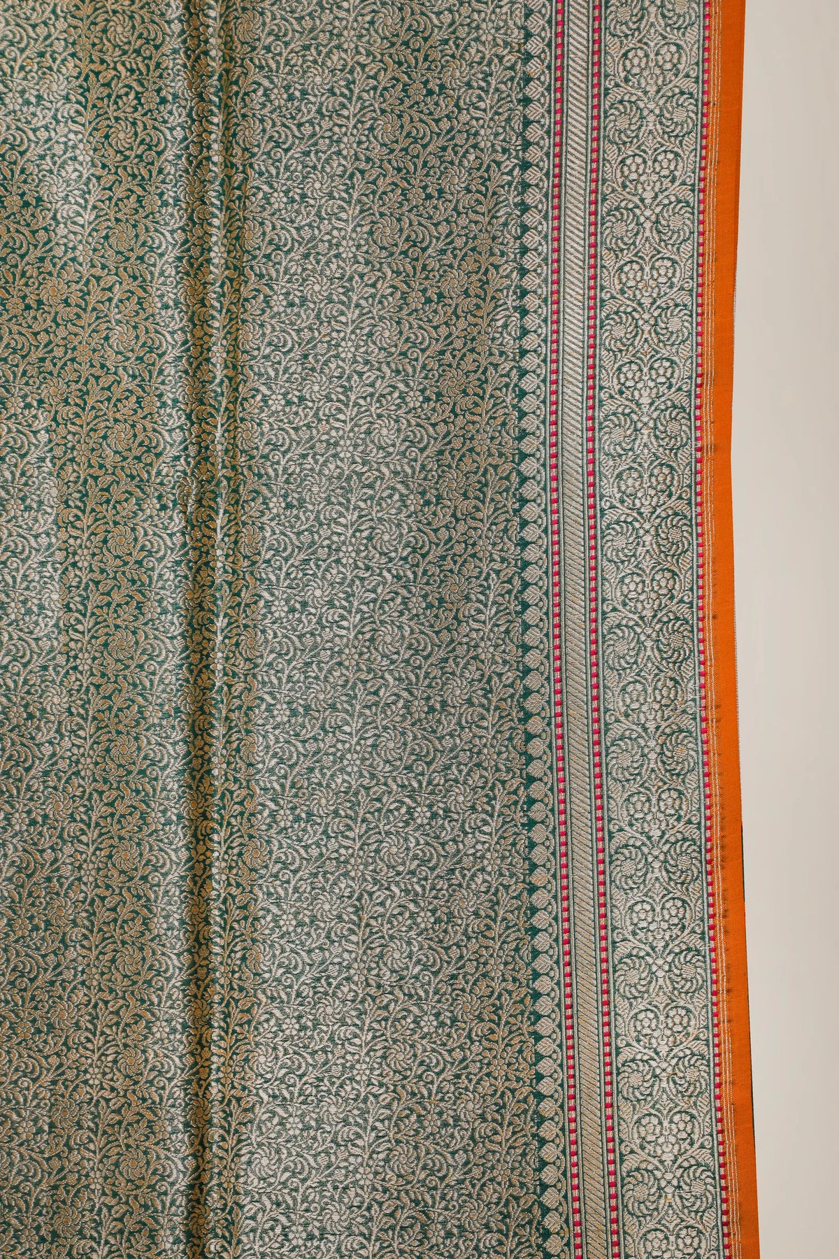 Emerald Green Handloom Benarasi Katan Silk Saree - Kadhua Weaving
