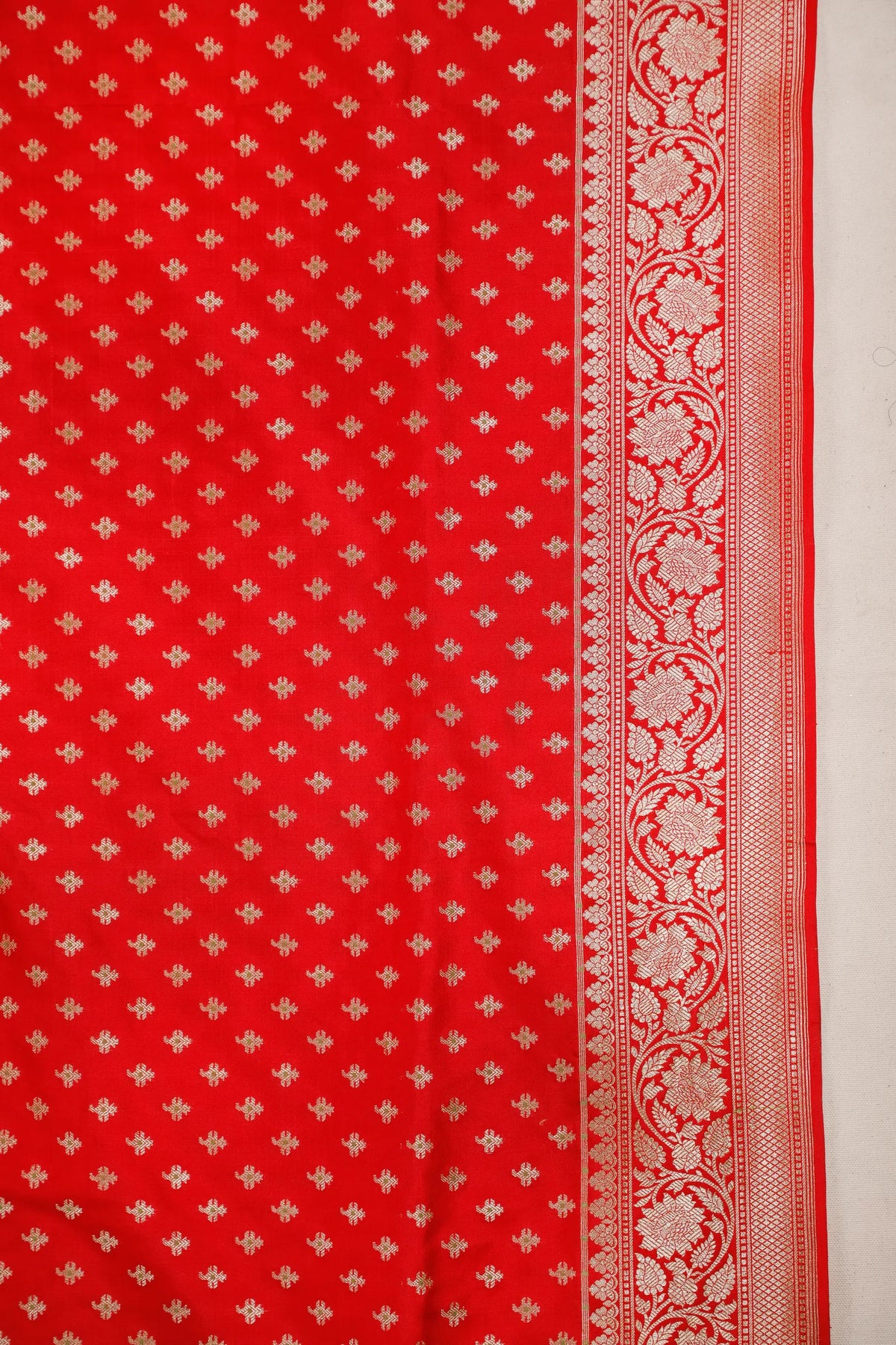 Tomato Red Handloom Benarasi Katan Silk Saree
