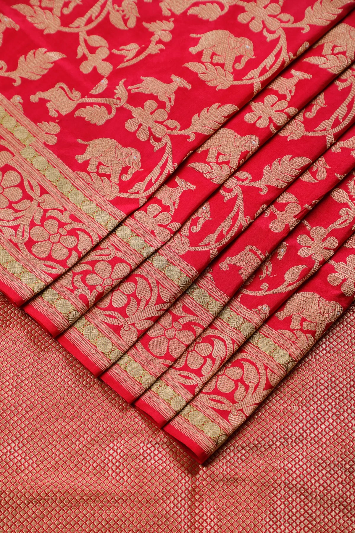 Magenta Pink Handloom Real Zari Pure Silk Benarasi Saree with Shikargah Design