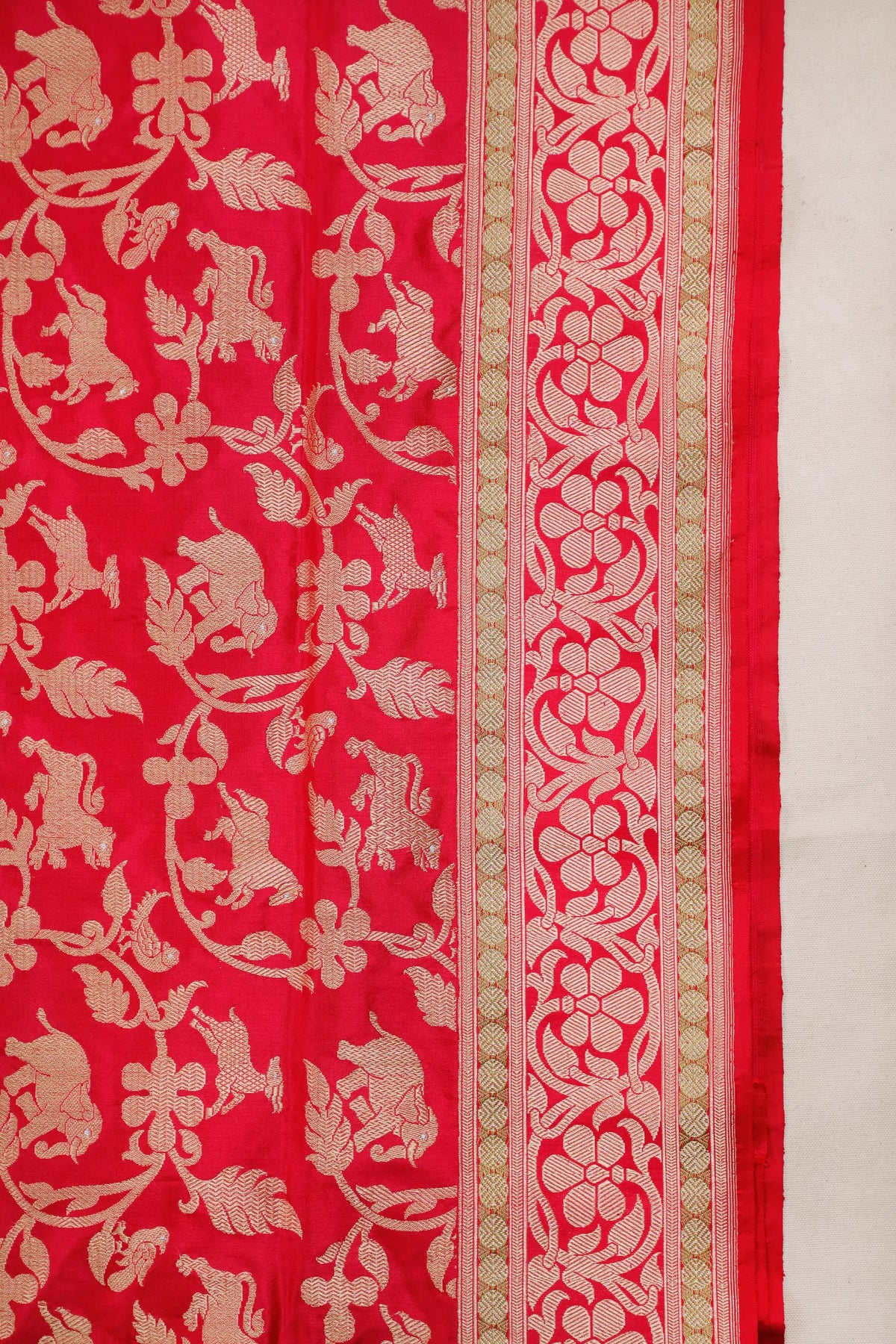Magenta Pink Handloom Real Zari Pure Silk Benarasi Saree with Shikargah Design