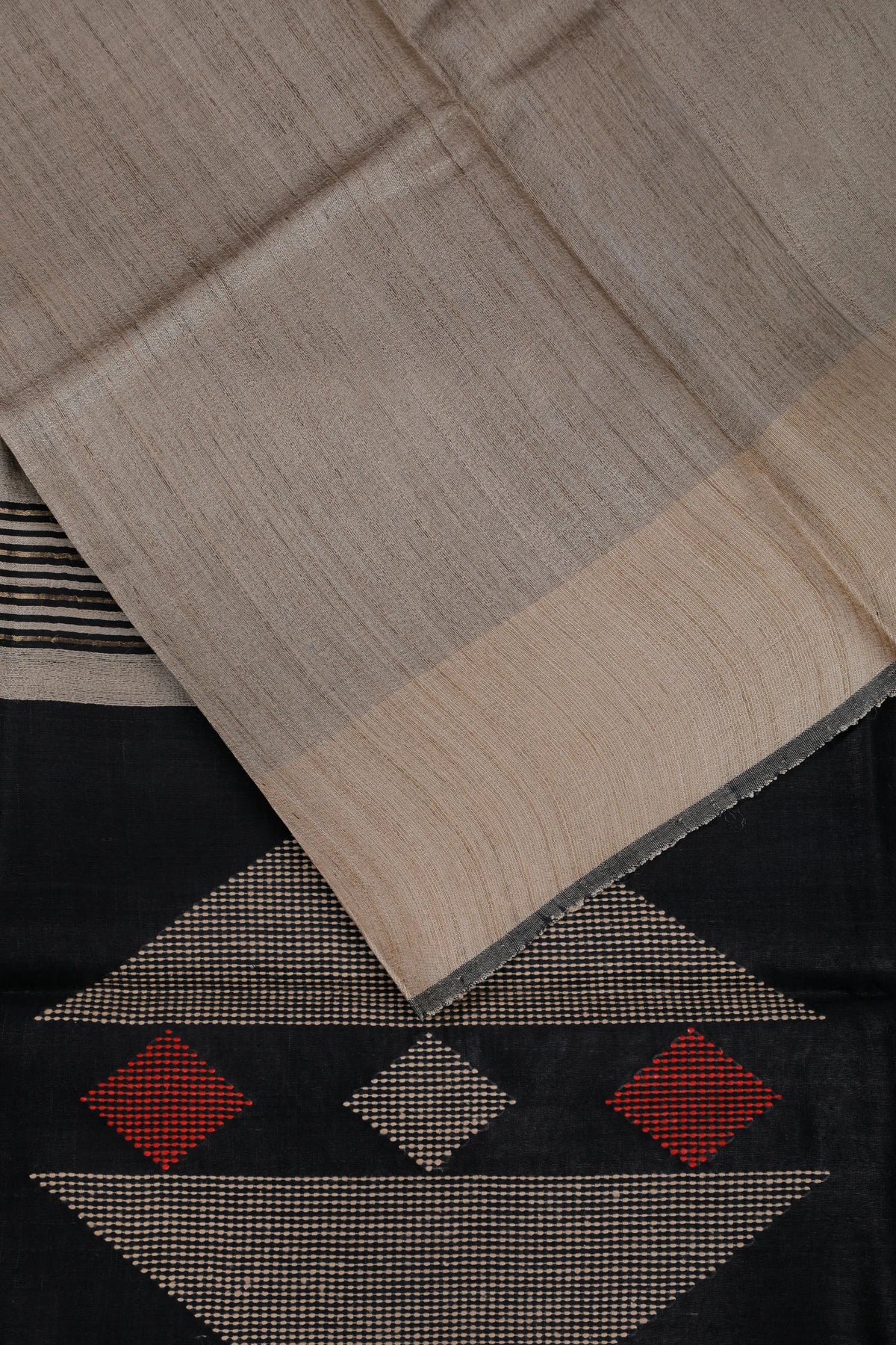 Beige Handloom Tussar Kosa Silk Saree with Black Contrast Blouse Piece