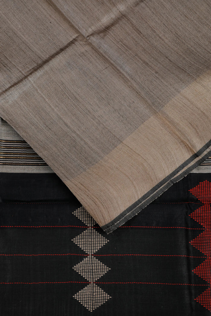 Dark Beige Handloom Tussar Kosa Silk Saree - detail 3