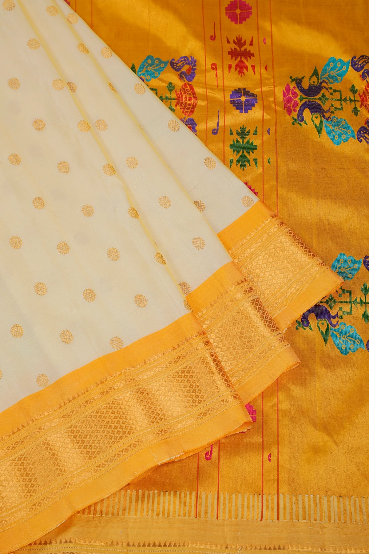 White Handloom Pure Silk Gadwal Saree - Kalanjali Paithani