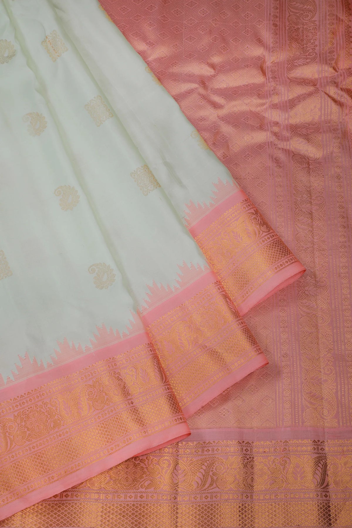 Pearl White Handloom Pure Silk Gadwal Saree