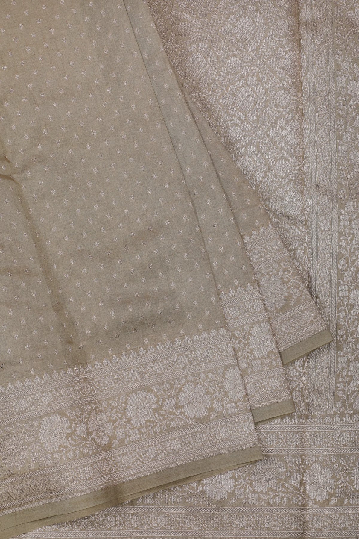 Ivory Powerloom Chinia Benarasi Pure Silk Saree