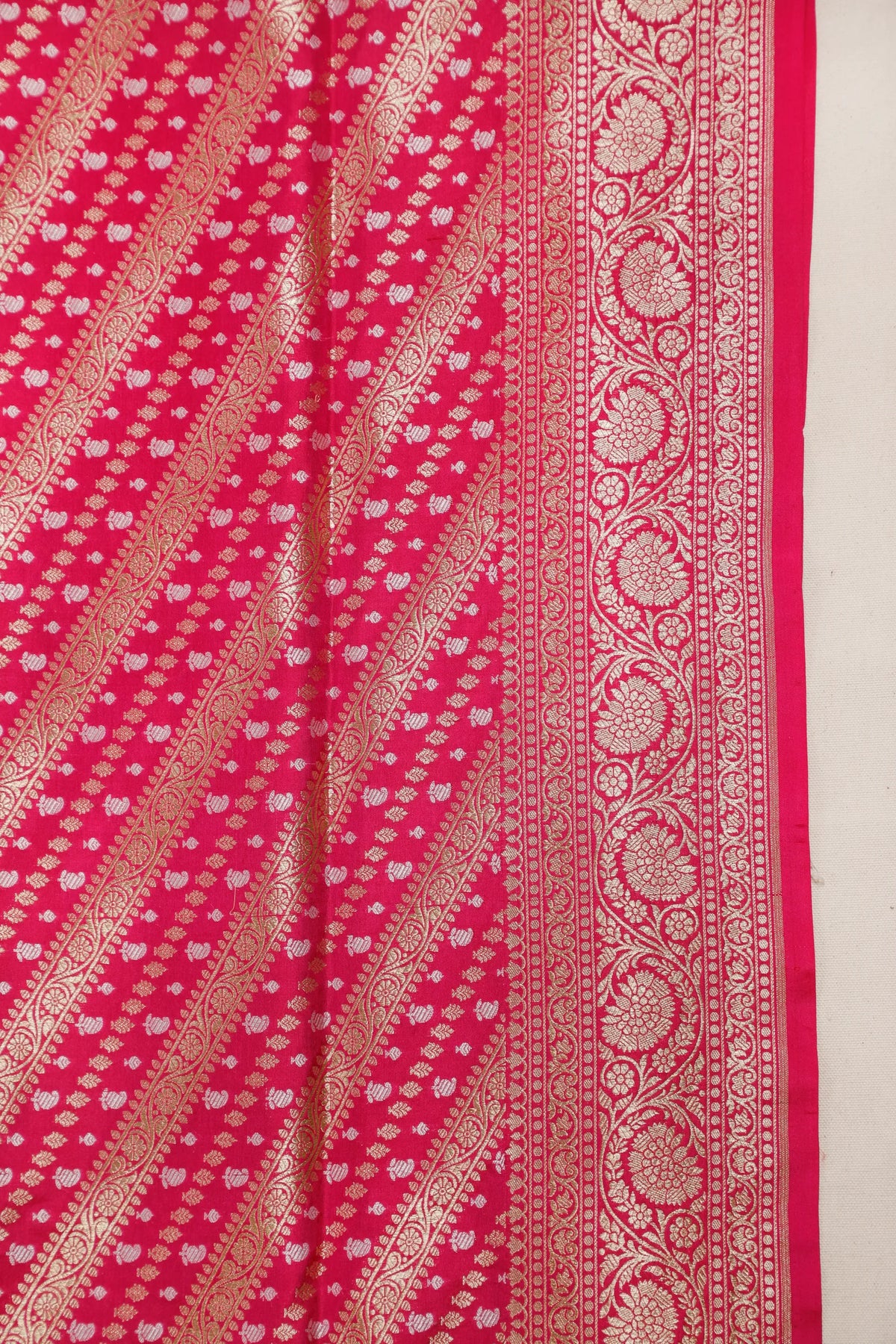 Pink Handloom Benarasi Pure Silk Saree with Lehriya Design