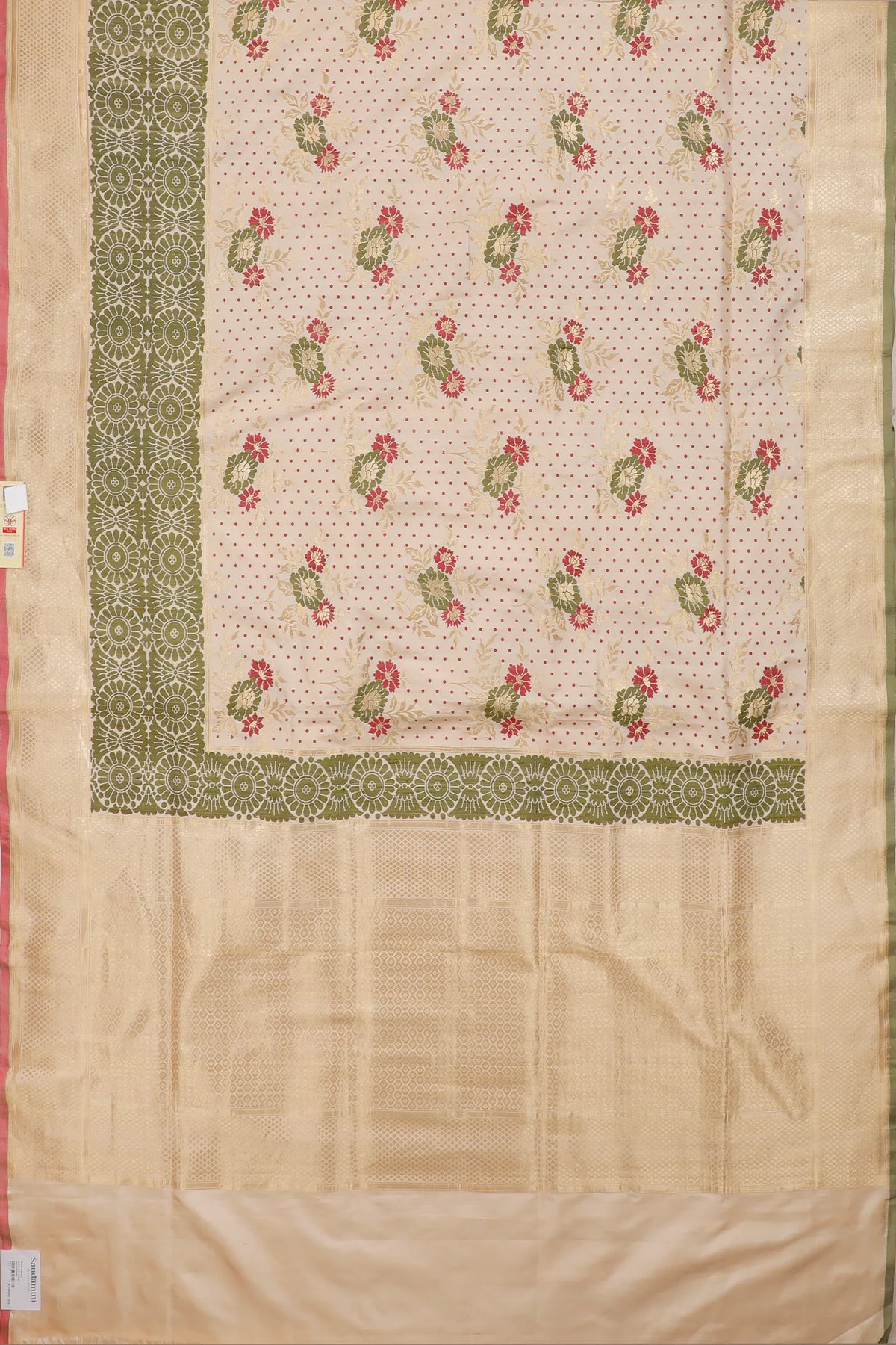 Off White Handloom Pure Silk Benarasi Saree in Kadhua Weave