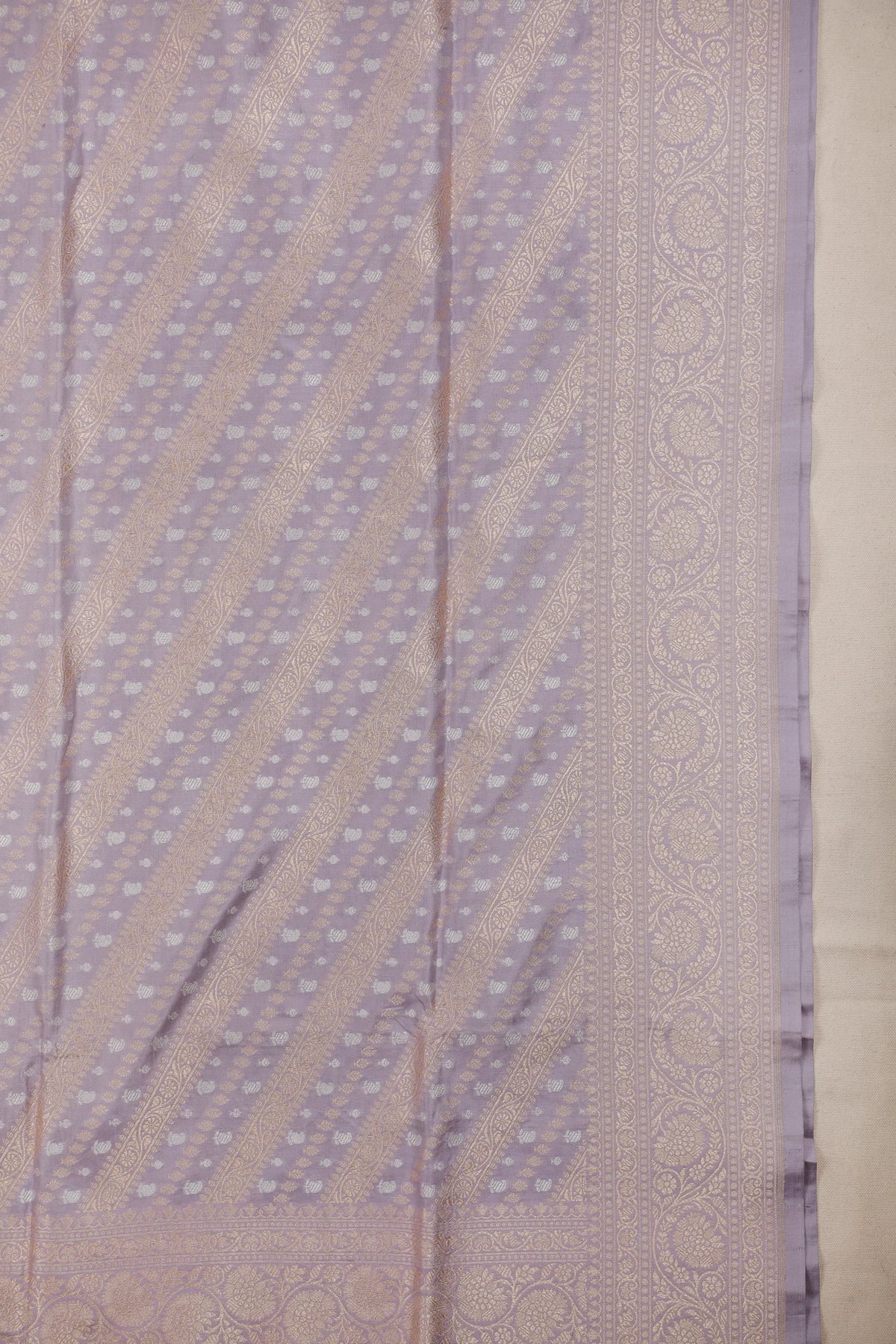 Lavender Handloom Pure Silk Benarasi Saree in Kadhua Weave
