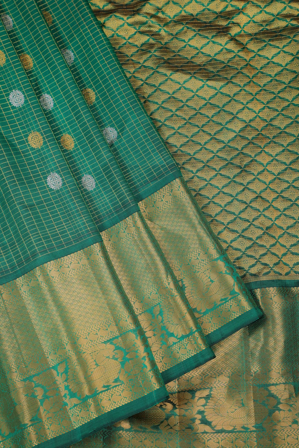 Bottle Green Handloom Pure Silk Gadwal Saree