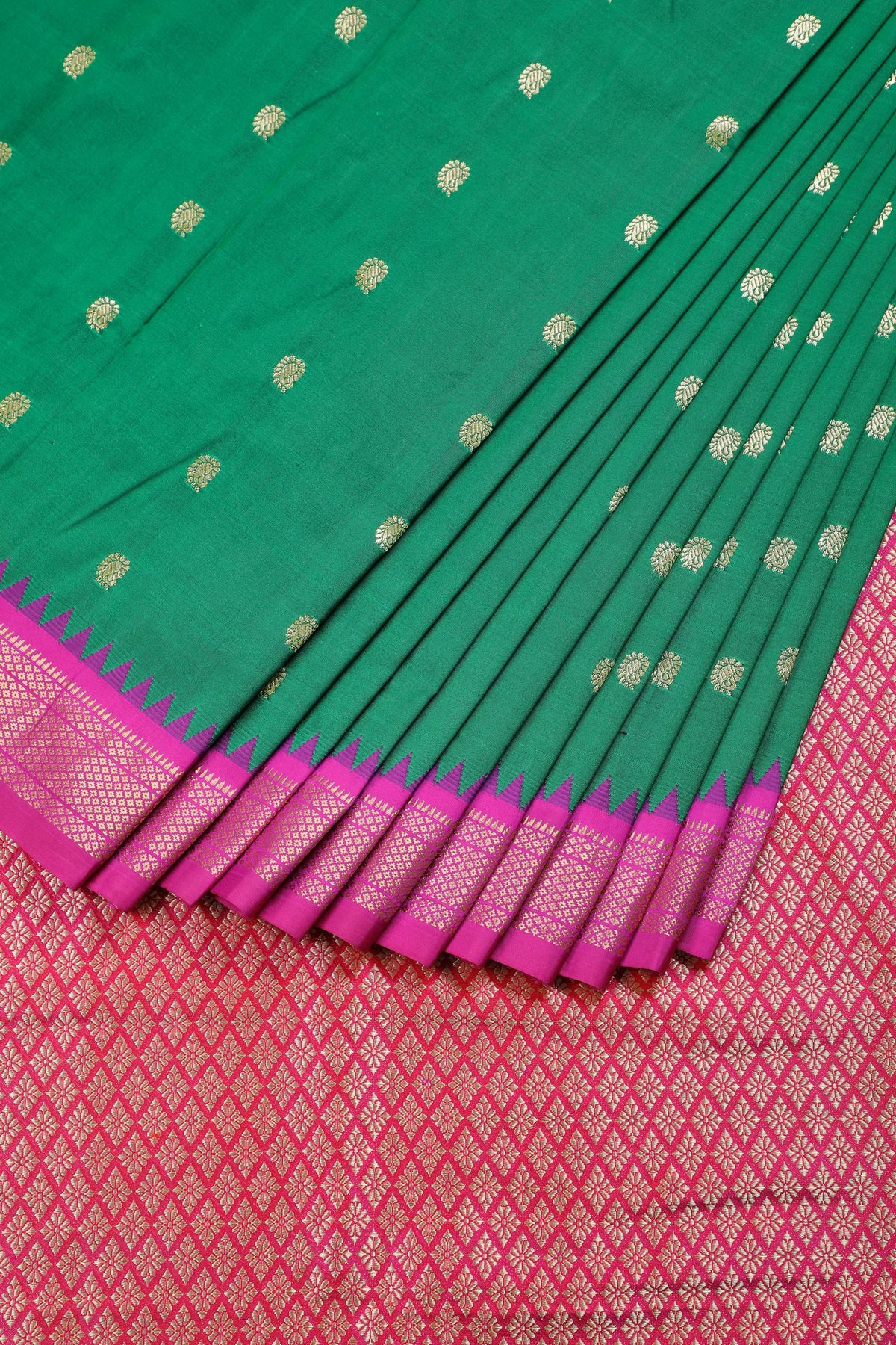 Dark Green Revival Pure Silk Handloom Paithani with Kadiyal Weave