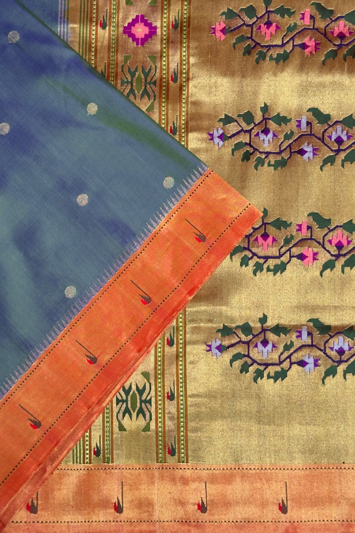 Dhoop Chaav Handloom Paithani Muniya Asawali