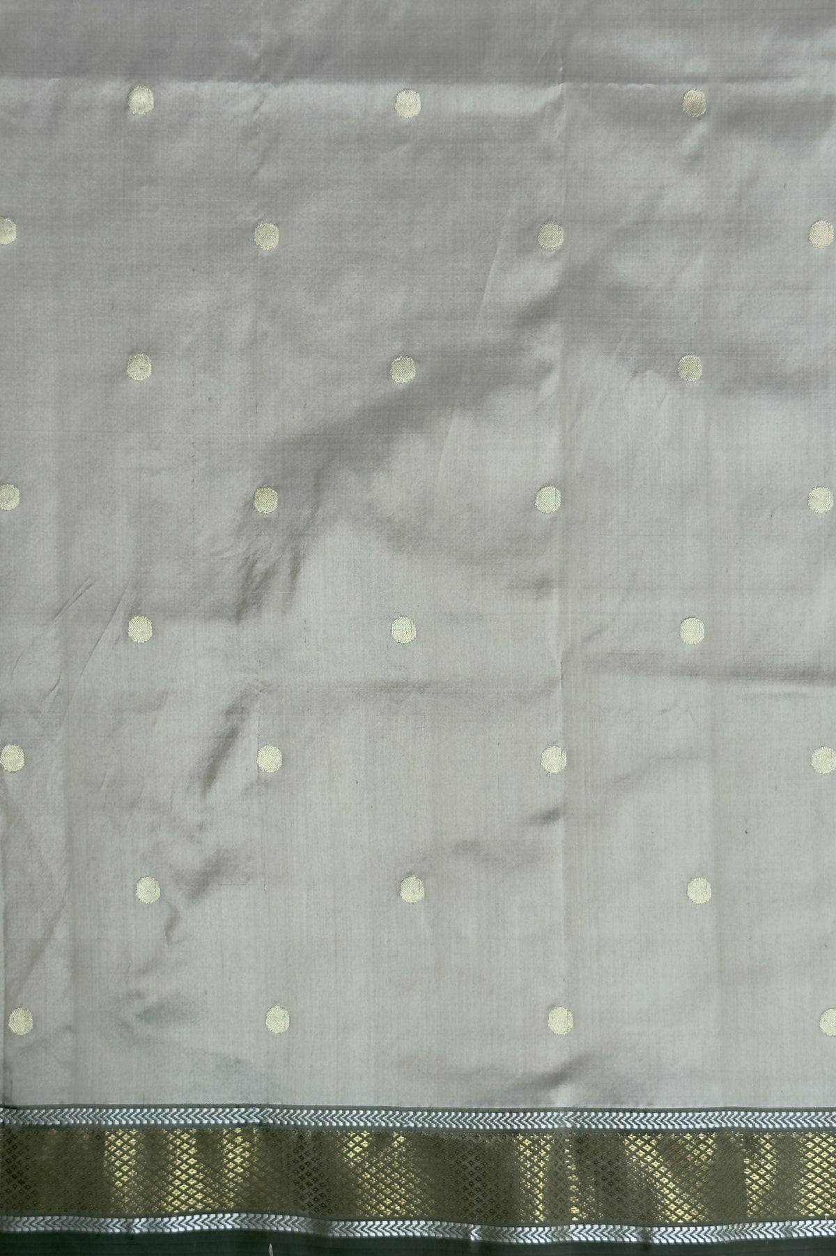 Pearl White Vintage Asawali Handloom Paithani