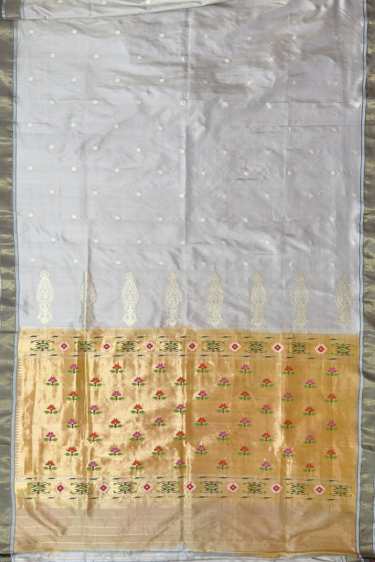 Pearl White Vintage Asawali Handloom Paithani
