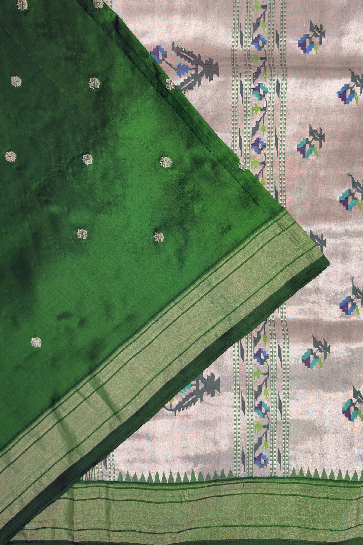 Emerald Green Vintage Asawali Handloom Paithani