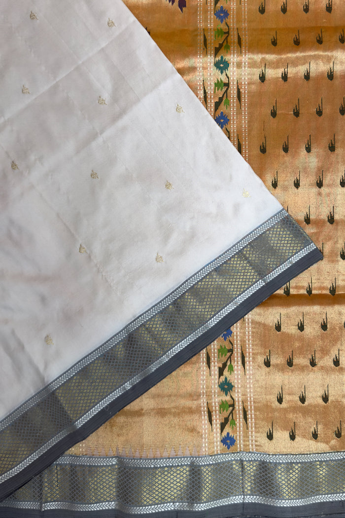 Pearl White Vintage Asawali Handloom Paithani