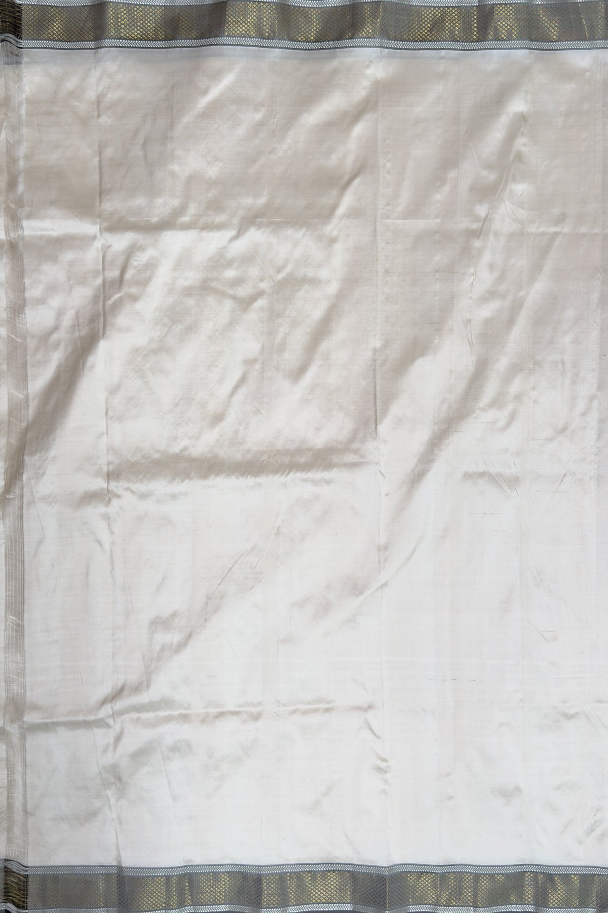 Pearl White Vintage Asawali Handloom Paithani
