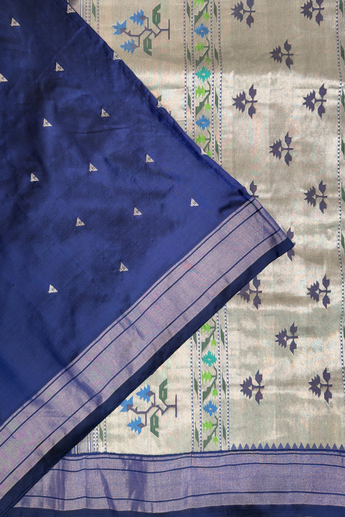 Navy Blue Vintage Asawali Handloom Paithani