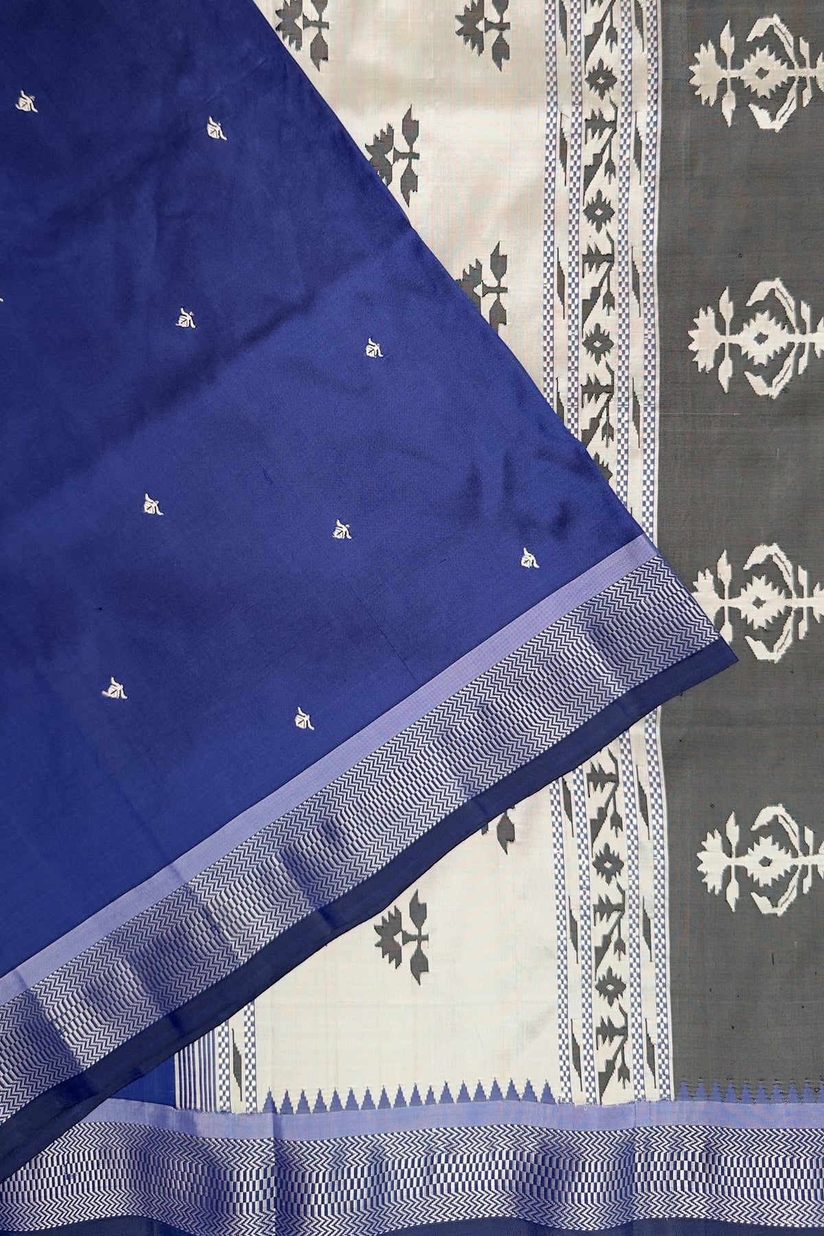 Navy Blue Vintage Asawali Handloom Paithani