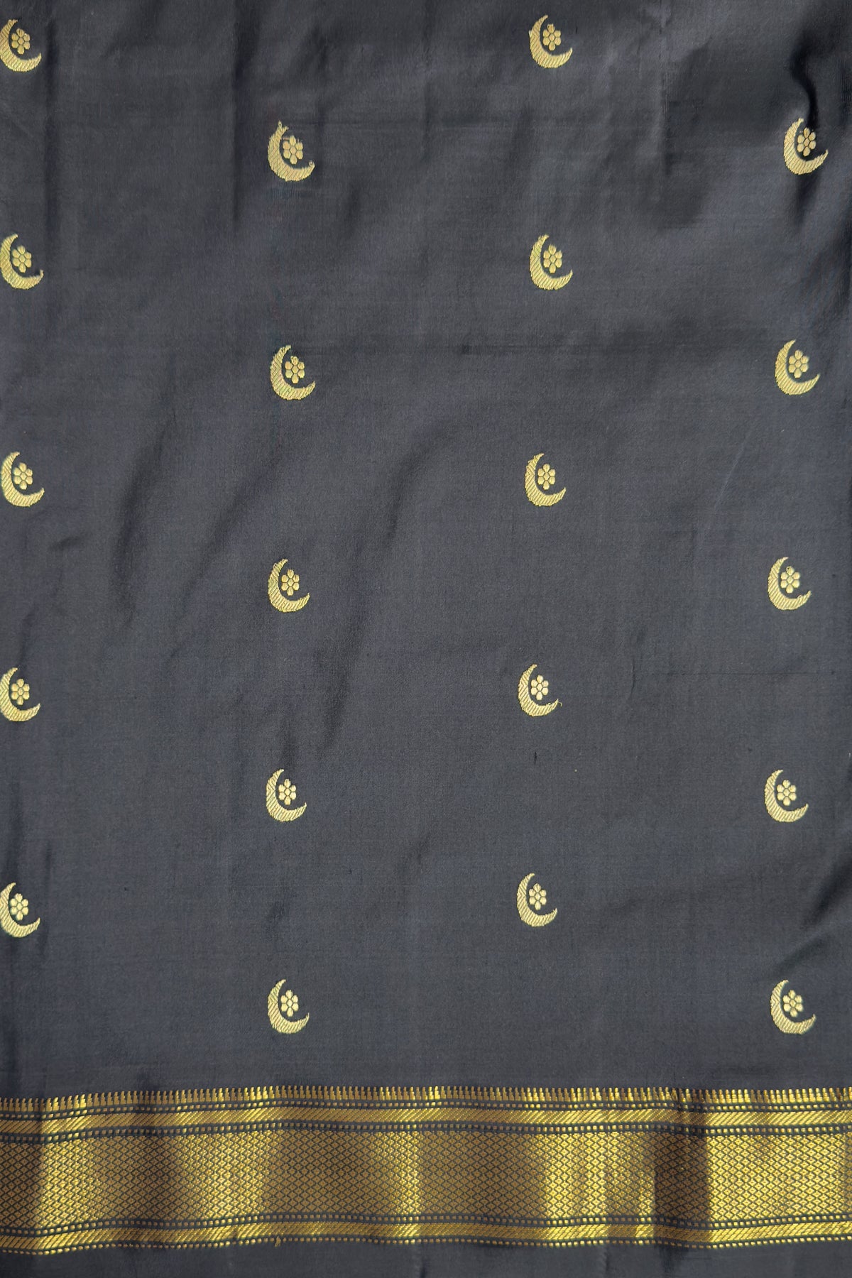 Black Vintage Pure Silk Handloom Paithani Chandrakala