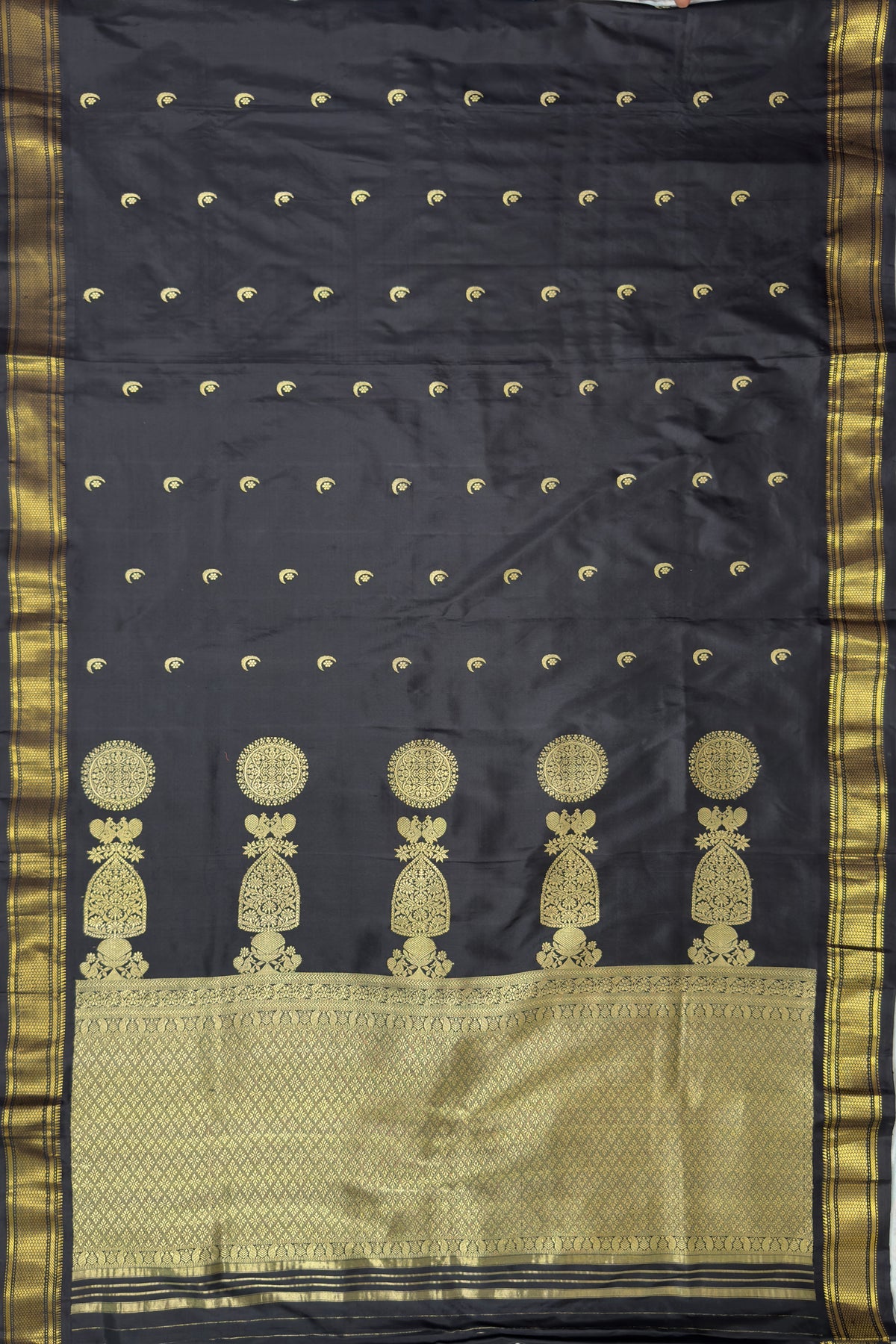 Black Vintage Pure Silk Handloom Paithani Chandrakala