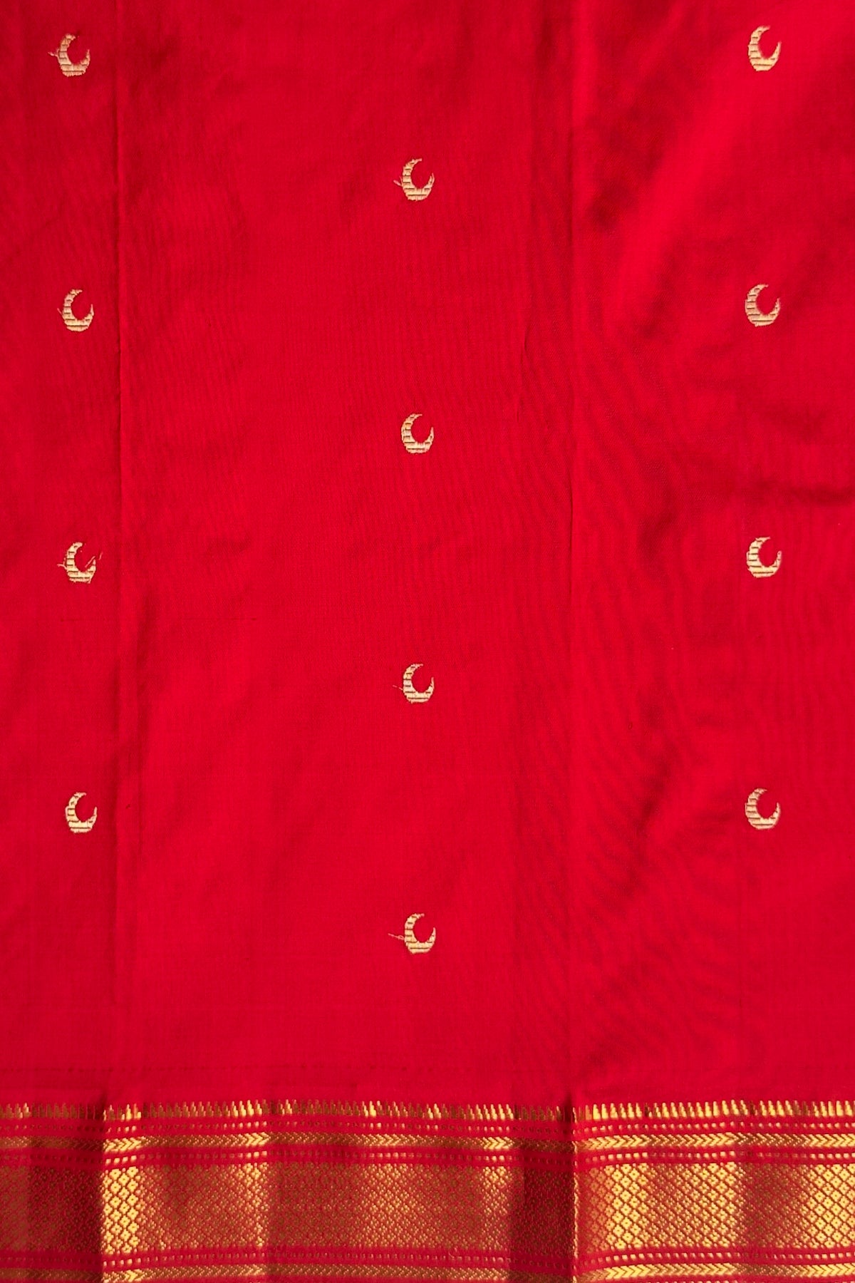 Red Vintage Pure Silk Handloom Paithani Chandrakala
