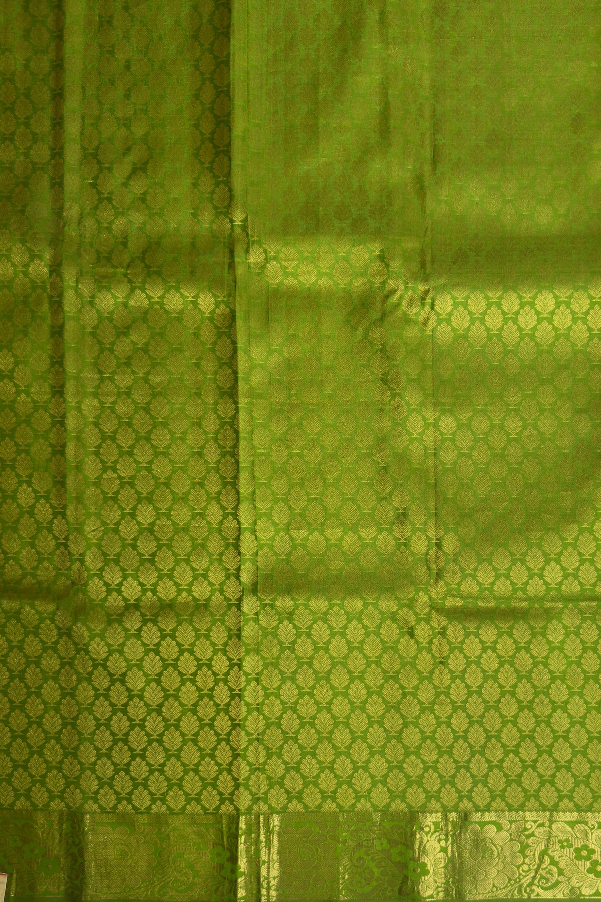 Parrot Green Pure Silk Handloom Kanjeevaram