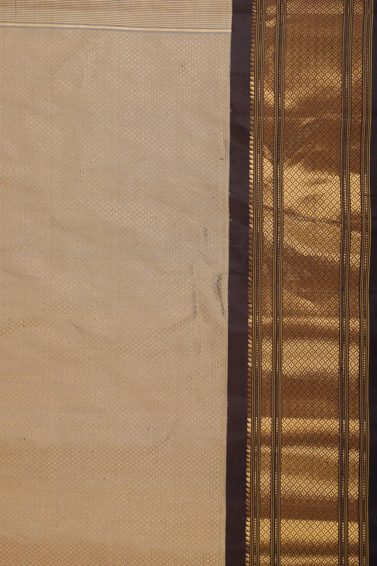 Ivory Handloom Pure Silk Gadwal Saree in Brocade Design