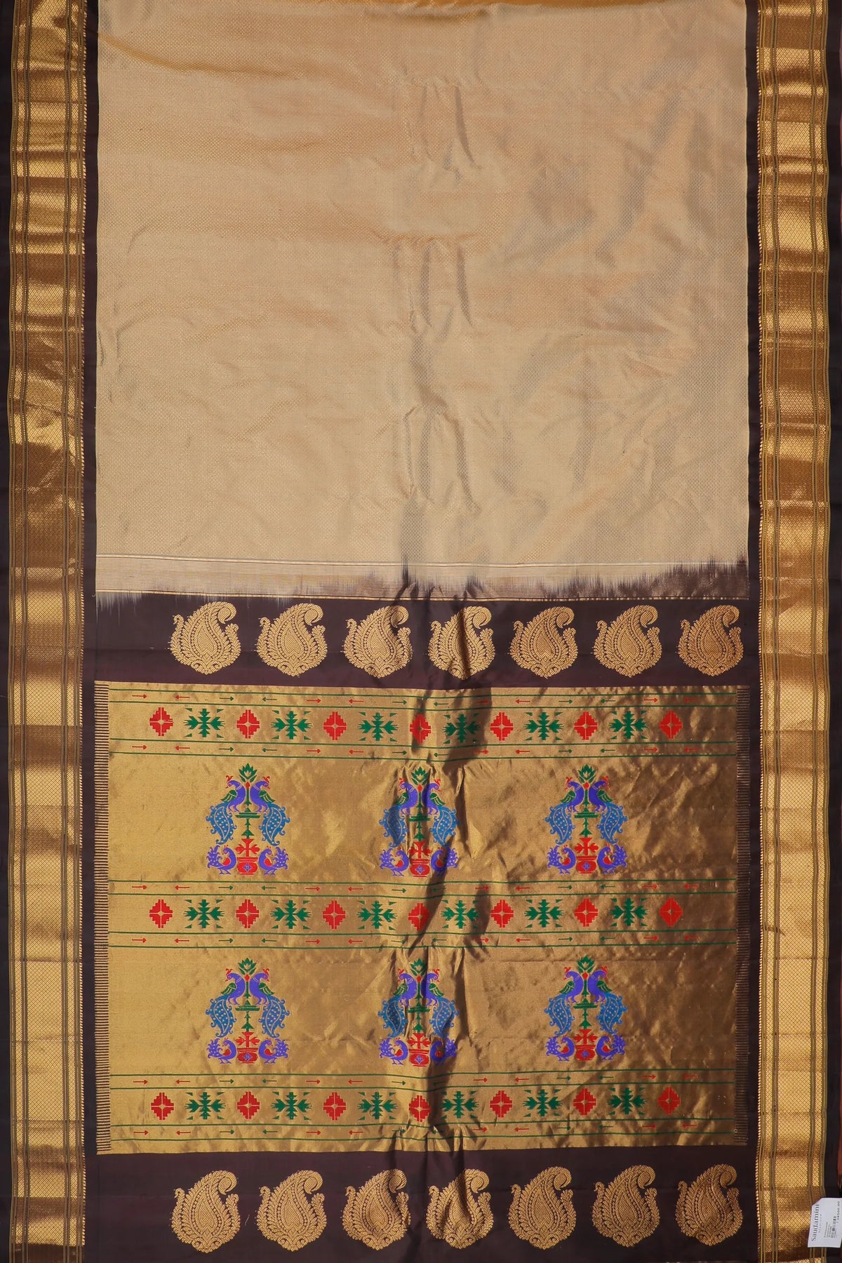 Ivory Handloom Pure Silk Gadwal Saree in Brocade Design