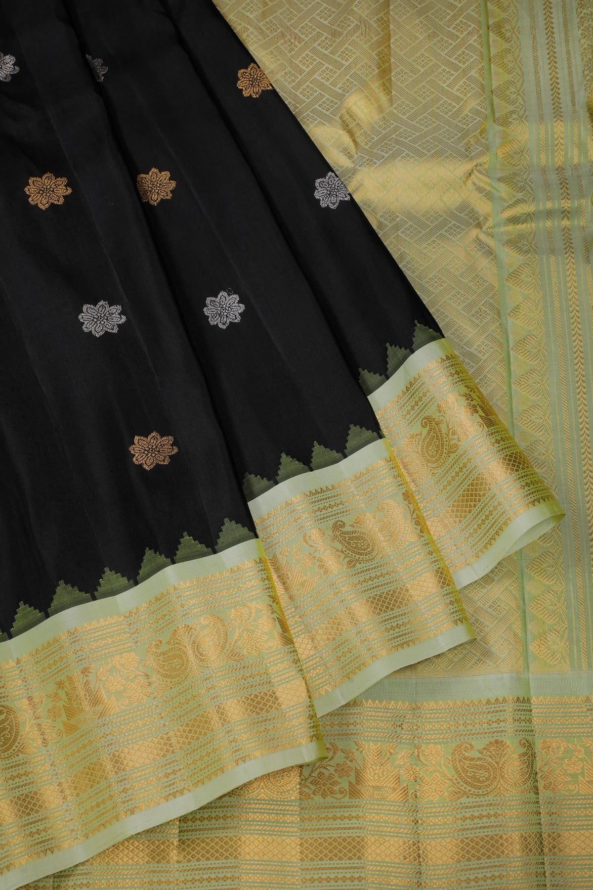Jet Black Handloom Pure Silk Gadwal Saree