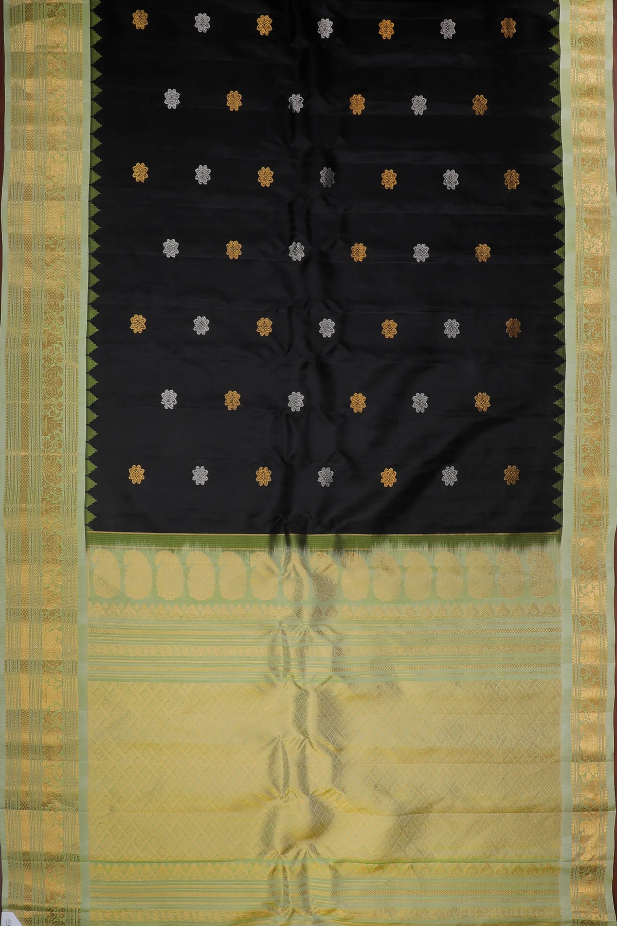 Jet Black Handloom Pure Silk Gadwal Saree